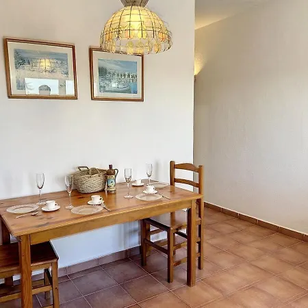 Apartment Roca Fornells, Comodo F105