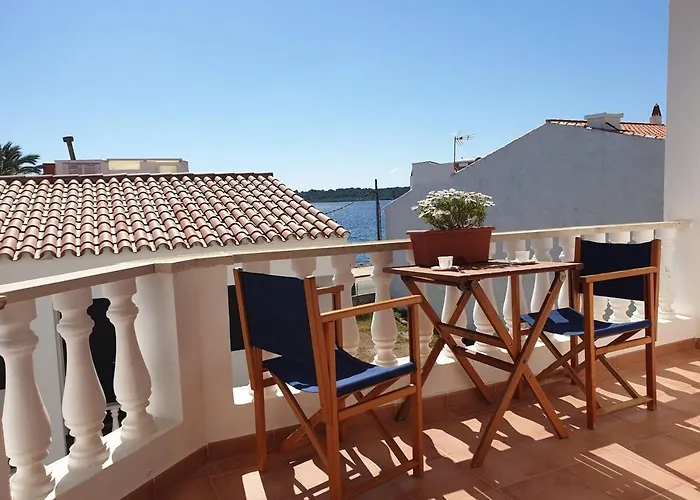 Roca Fornells, Comodo F105 Apartment