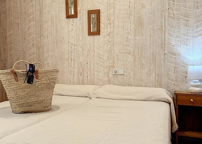 Roca Fornells, Comodo F105 *