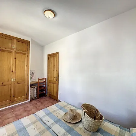 F105 - Dos Dormitorios, Terraza Y A/c En * Fornells (Menorca)