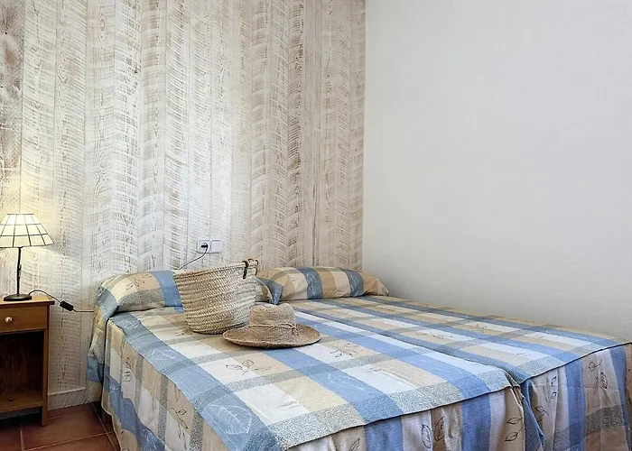 Roca Fornells, Comodo F105 *