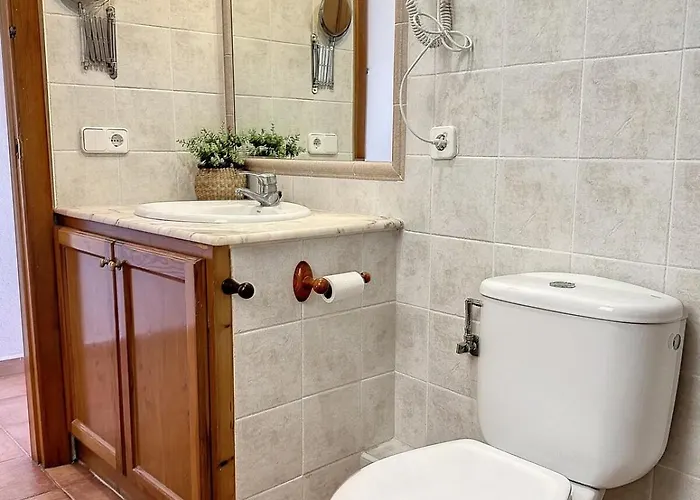 Roca Fornells, Comodo F105 * פורנלס