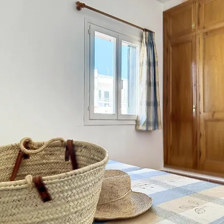 F105 - Dos Dormitorios, Terraza Y A/c En Fornells (Menorca)