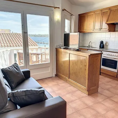 F105 - Dos Dormitorios, Terraza Y A/c En Apartamento Fornells (Menorca)