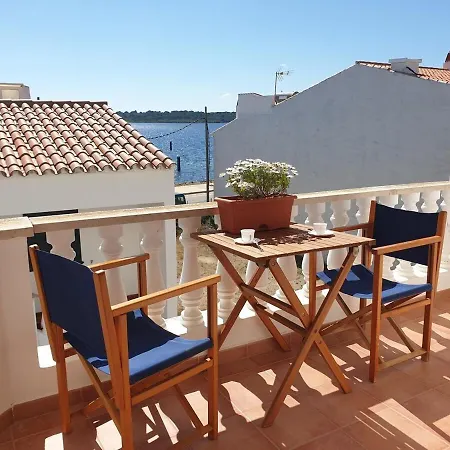 Apartamento F105 - Dos Dormitorios, Terraza Y A/c En *